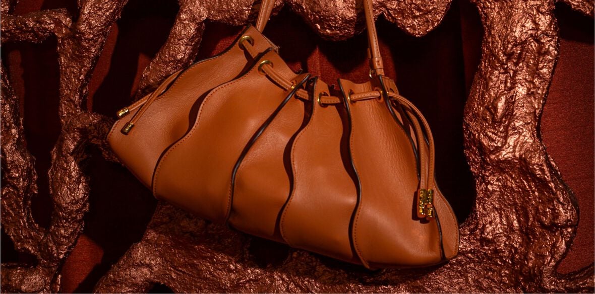 La borsa Wave e la selezione di prodotti di bellezza di Ulla Johnson